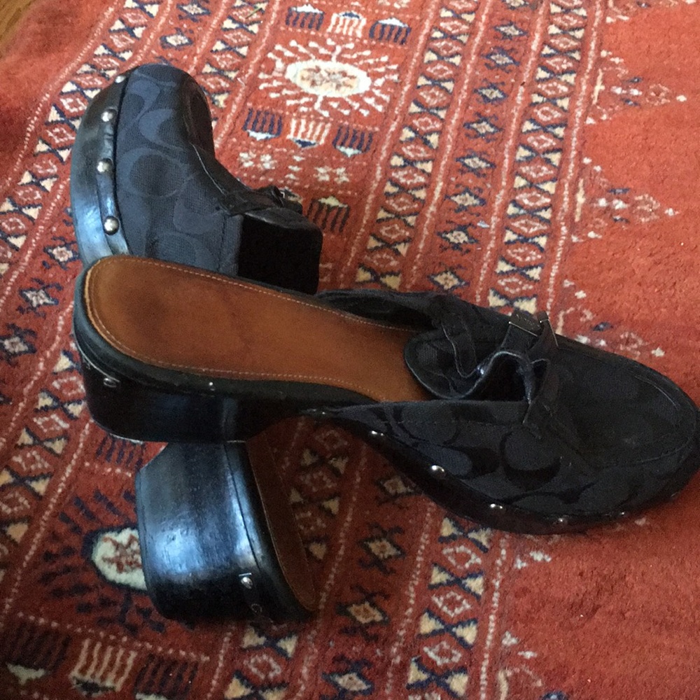 Black Coach clogs with leather bow - Picture 3 of 3
